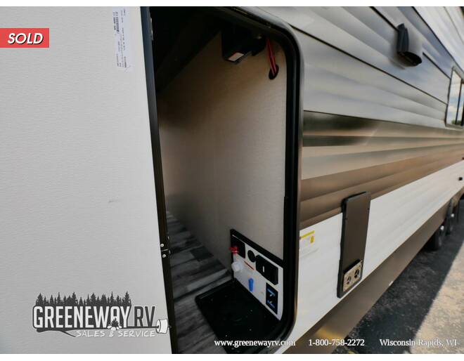 2022 Grand Design Transcend Xplor 255FK Travel Trailer at Greeneway RV Sales & Service STOCK# 10618 Photo 6