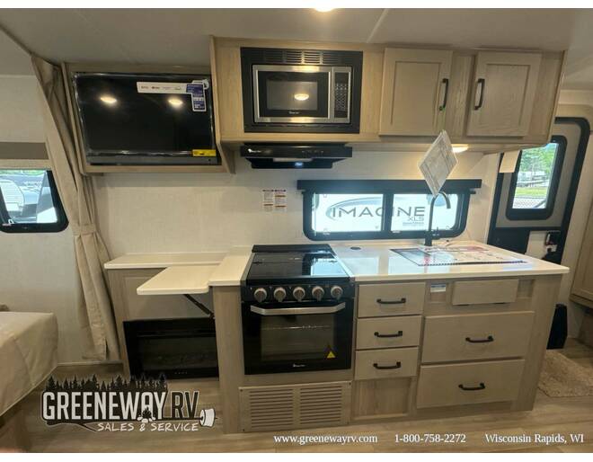 2024 Flagstaff Micro Lite 22FBS Travel Trailer at Greeneway RV Sales & Service STOCK# 11044 Photo 14