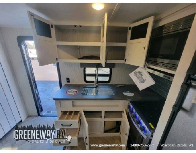 2023 Palomino Puma 25RKQB Travel Trailer at Greeneway RV Sales & Service STOCK# 11090 Photo 27