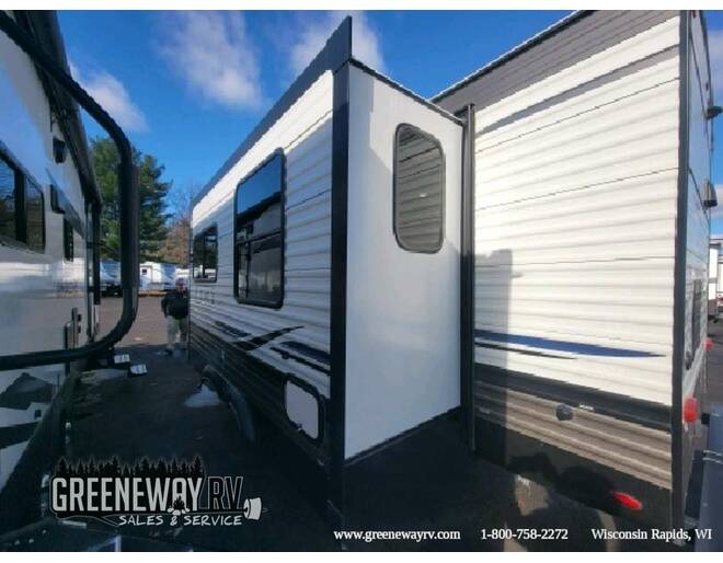 2023 Palomino Puma 25RKQB Travel Trailer at Greeneway RV Sales & Service STOCK# 11090 Photo 5