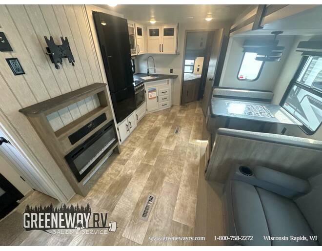 2024 Palomino Puma 28BHFQ Travel Trailer at Greeneway RV Sales & Service STOCK# 11100 Photo 11