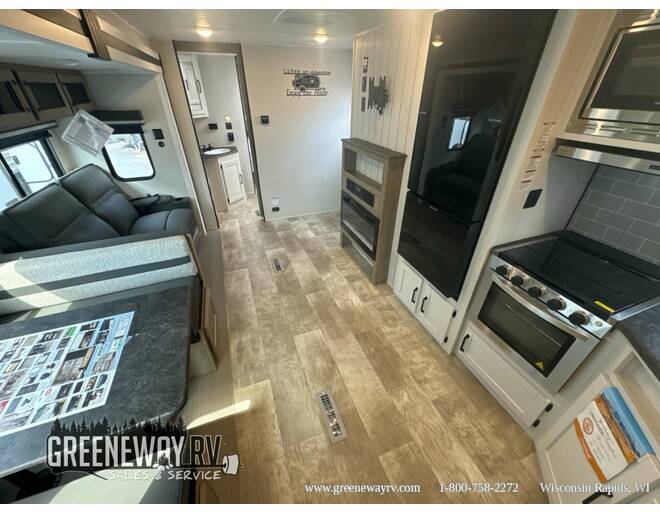 2024 Palomino Puma 28BHFQ Travel Trailer at Greeneway RV Sales & Service STOCK# 11100 Photo 12