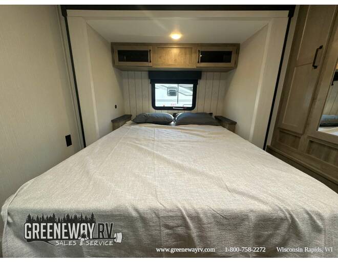 2024 Palomino Puma 30RKQS Travel Trailer at Greeneway RV Sales & Service STOCK# 11106 Photo 31