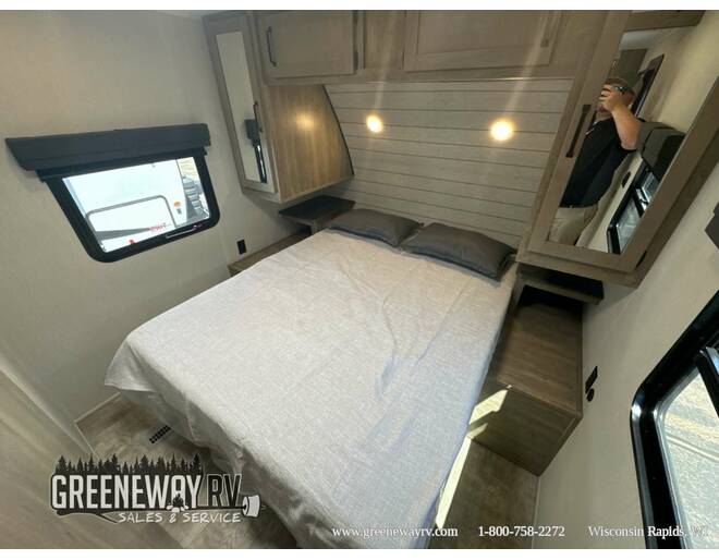 2024 Palomino Puma 25BHS Travel Trailer at Greeneway RV Sales & Service STOCK# 11107 Photo 21