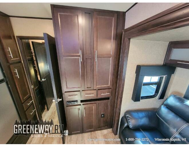 2017 XLR Hyper Lite Toy Hauler 29HFS Travel Trailer at Greeneway RV Sales & Service STOCK# 10904B Photo 13