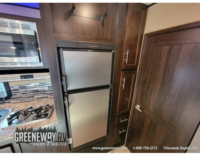 2017 XLR Hyper Lite Toy Hauler 29HFS Travel Trailer at Greeneway RV Sales & Service STOCK# 10904B Photo 17