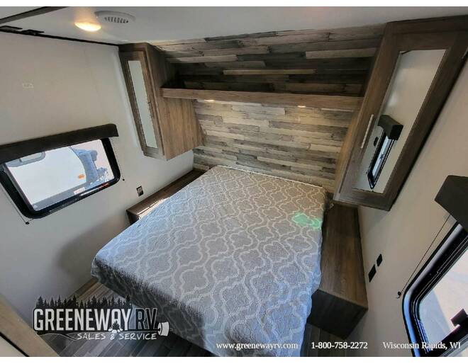 2021 Crossroads RV Zinger 299RE Travel Trailer at Greeneway RV Sales & Service STOCK# 10473AA Photo 7