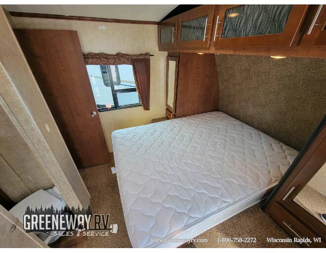 2012 Dutchmen Komfort 2410RK Travel Trailer at Greeneway RV Sales & Service STOCK# 11072B Photo 5