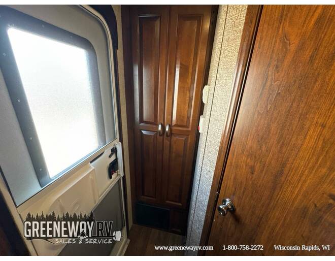 2013 Keystone Laredo Super Lite 240MK Travel Trailer at Greeneway RV Sales & Service STOCK# 11059A Photo 15