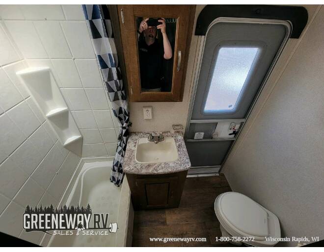 2017 Salem 32BHDS Travel Trailer at Greeneway RV Sales & Service STOCK# 11026A Photo 13