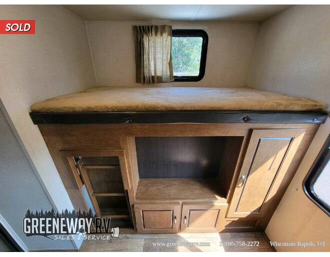 2017 Salem 32BHDS Travel Trailer at Greeneway RV Sales & Service STOCK# 11026A Photo 12