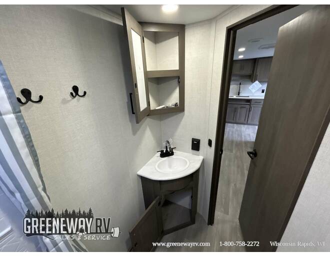 2025 Grand Design Transcend Xplor 26BHX Travel Trailer at Greeneway RV Sales & Service STOCK# 11239 Photo 14