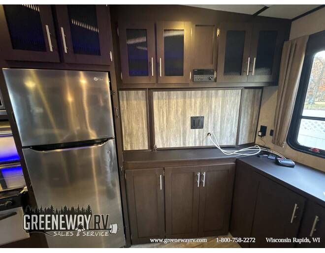 2017 Cherokee Arctic Wolf 255DRL4 Fifth Wheel at Greeneway RV Sales & Service STOCK# 11202A Photo 14