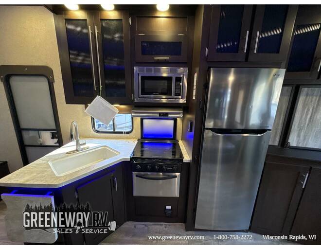 2017 Cherokee Arctic Wolf 255DRL4 Fifth Wheel at Greeneway RV Sales & Service STOCK# 11202A Photo 16