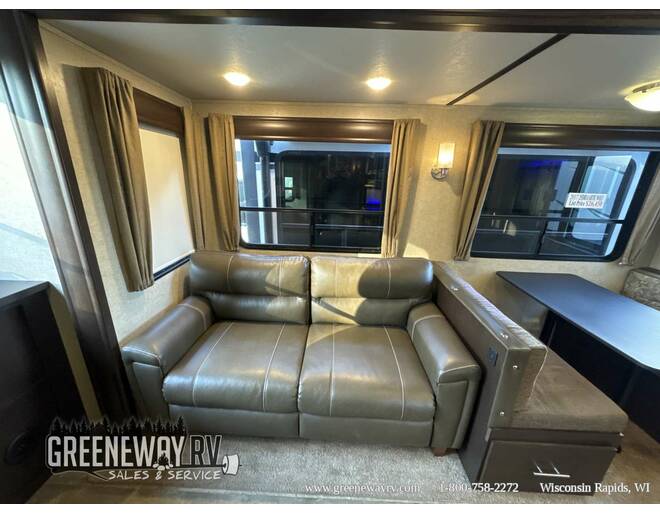 2017 Cherokee Arctic Wolf 255DRL4 Fifth Wheel at Greeneway RV Sales & Service STOCK# 11202A Photo 18