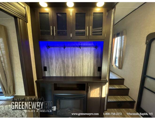 2017 Cherokee Arctic Wolf 255DRL4 Fifth Wheel at Greeneway RV Sales & Service STOCK# 11202A Photo 20