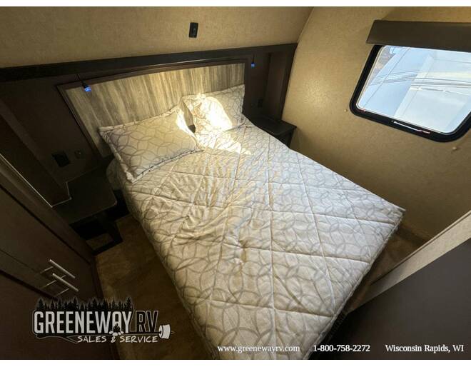 2017 Cherokee Arctic Wolf 255DRL4 Fifth Wheel at Greeneway RV Sales & Service STOCK# 11202A Photo 27