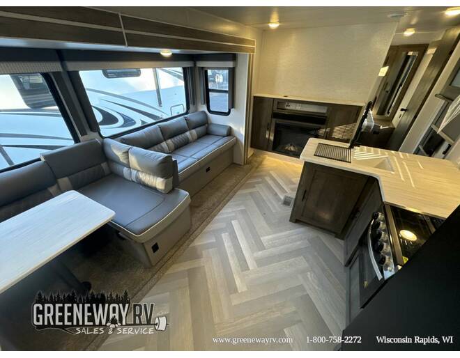 2022 Salem 32BHDS Travel Trailer at Greeneway RV Sales & Service STOCK# 11175A Photo 12