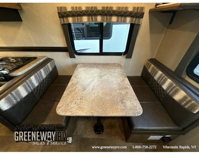 2017 CrossRoads Zinger Z-1 211RD Travel Trailer at Greeneway RV Sales & Service STOCK# 10618A Photo 11