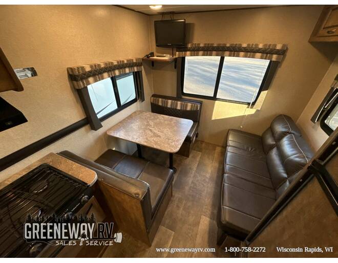 2017 CrossRoads Zinger Z-1 211RD Travel Trailer at Greeneway RV Sales & Service STOCK# 10618A Photo 8