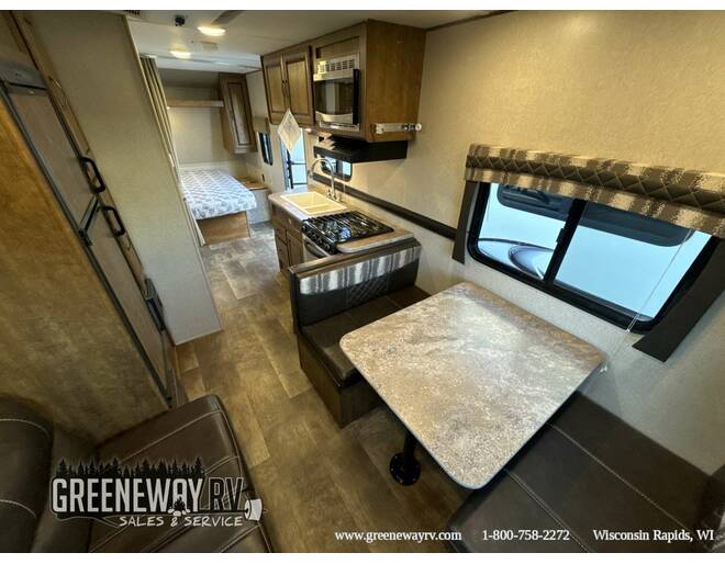 2017 CrossRoads Zinger Z-1 211RD Travel Trailer at Greeneway RV Sales & Service STOCK# 10618A Photo 9