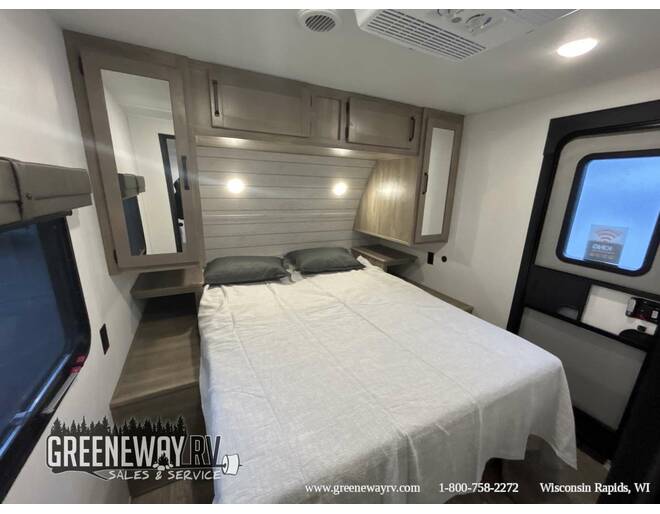 2025 Palomino Puma 31QBBH Travel Trailer at Greeneway RV Sales & Service STOCK# 11249 Photo 14