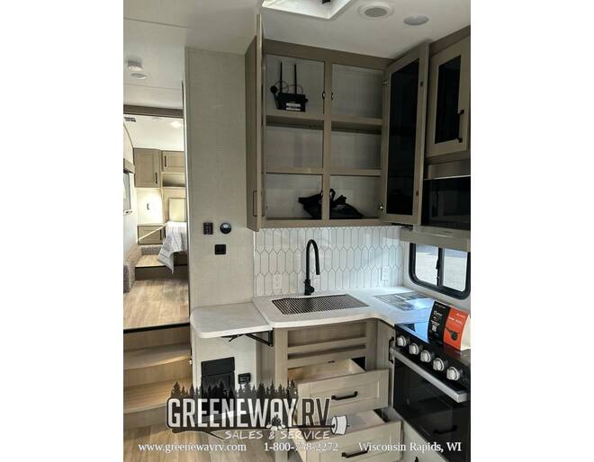 2025 Grand Design Reflection 150 260RD Fifth Wheel at Greeneway RV Sales & Service STOCK# 11250 Photo 15