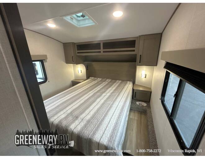 2025 Grand Design Reflection 100 Series 27BH Fifth Wheel at Greeneway RV Sales & Service STOCK# 11251 Photo 27