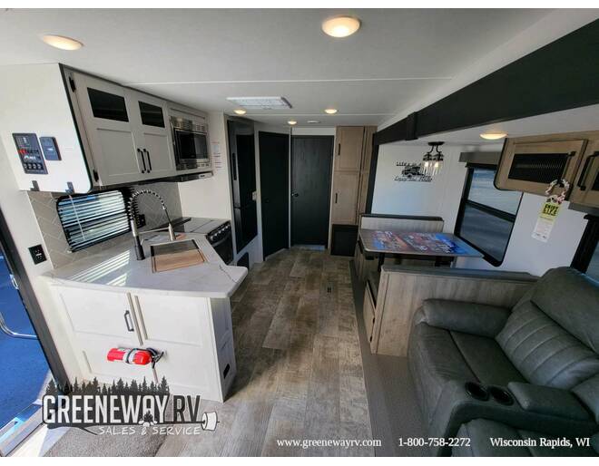 2025 Palomino Puma 32BHQS Travel Trailer at Greeneway RV Sales & Service STOCK# 11253 Photo 12