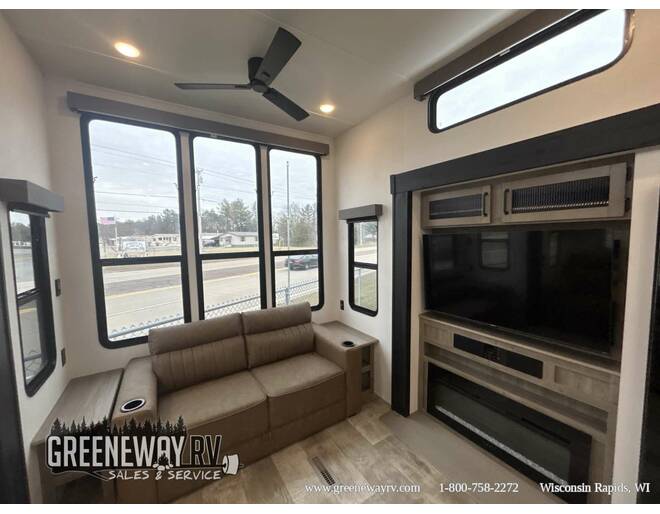 2025 Palomino Puma Destination Loft 401RLFT Travel Trailer at Greeneway RV Sales & Service STOCK# 11257 Photo 10