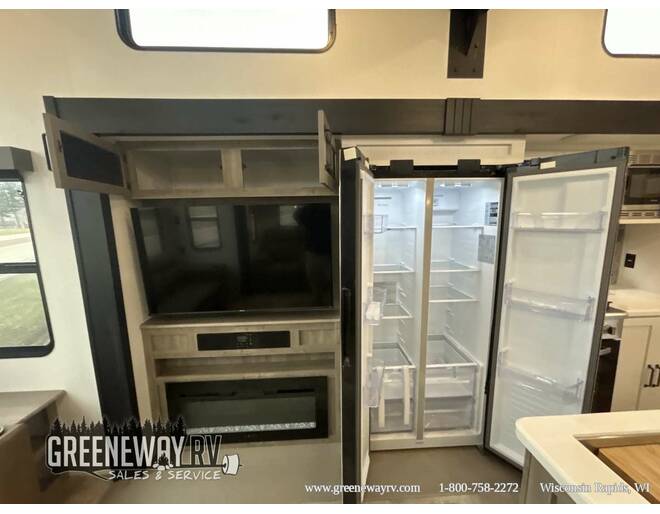 2025 Palomino Puma Destination Loft 401RLFT Travel Trailer at Greeneway RV Sales & Service STOCK# 11257 Photo 12