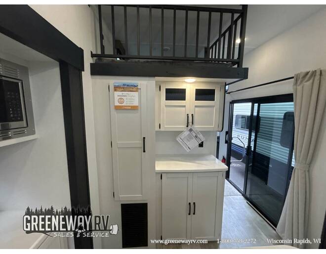 2025 Palomino Puma Destination Loft 401RLFT Travel Trailer at Greeneway RV Sales & Service STOCK# 11257 Photo 15