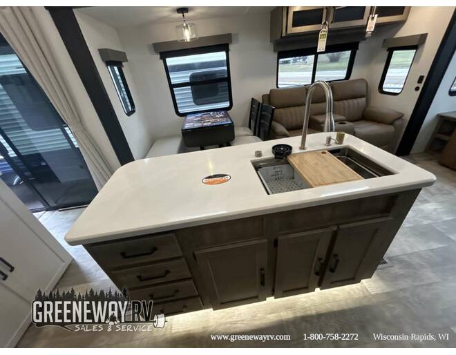 2025 Palomino Puma Destination Loft 401RLFT Travel Trailer at Greeneway RV Sales & Service STOCK# 11257 Photo 17