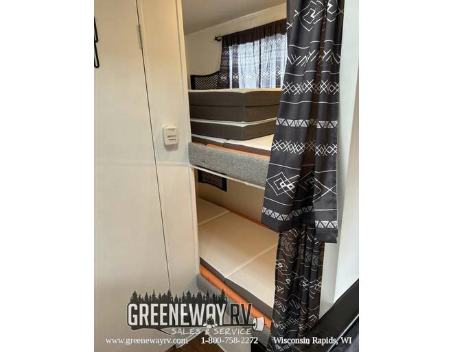 2014 Wildwood X-Lite FS 195BH Travel Trailer at Greeneway RV Sales & Service STOCK# 11118B Photo 4