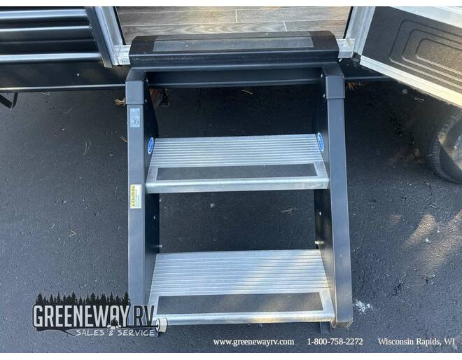 2019 Cherokee Grey Wolf 23MK Travel Trailer at Greeneway RV Sales & Service STOCK# 11136A Photo 7