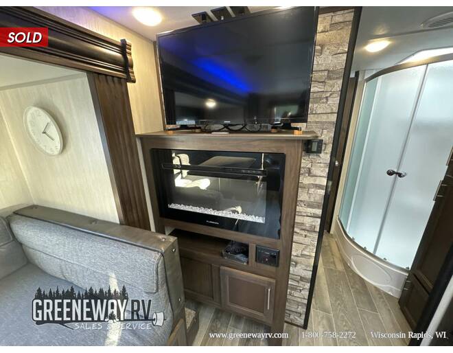 2019 Cherokee Grey Wolf 23MK Travel Trailer at Greeneway RV Sales & Service STOCK# 11136A Photo 15