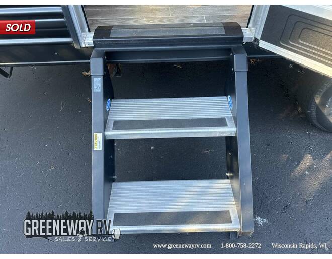 2019 Cherokee Grey Wolf 23MK Travel Trailer at Greeneway RV Sales & Service STOCK# 11136A Photo 7