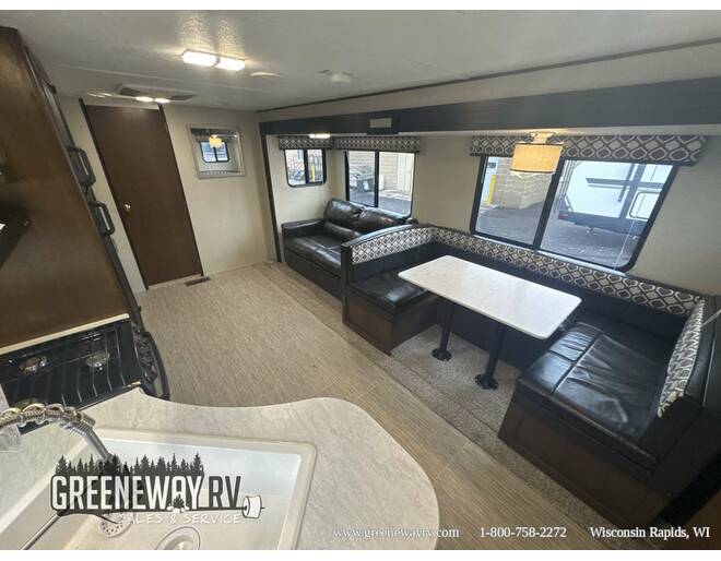 2018 Prime Time Avenger ATI 27RBS Travel Trailer at Greeneway RV Sales & Service STOCK# 11129A Photo 11