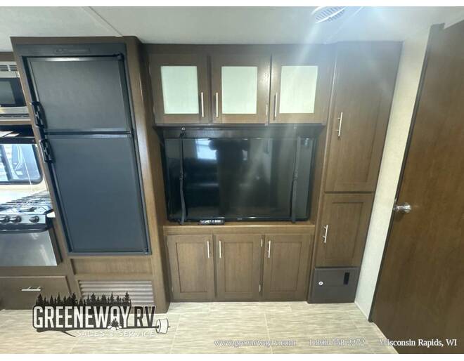 2018 Prime Time Avenger ATI 27RBS Travel Trailer at Greeneway RV Sales & Service STOCK# 11129A Photo 14