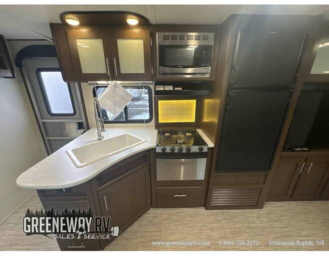 2018 Prime Time Avenger ATI 27RBS Travel Trailer at Greeneway RV Sales & Service STOCK# 11129A Photo 17