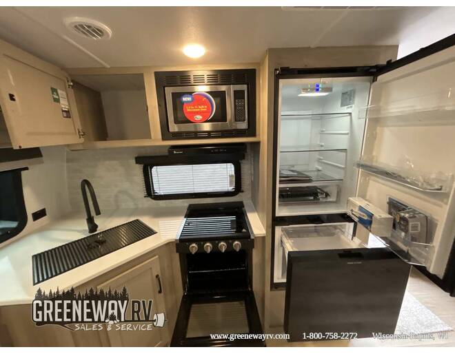 2025 Flagstaff Super Lite 26FKBS Travel Trailer at Greeneway RV Sales & Service STOCK# 11292 Photo 15