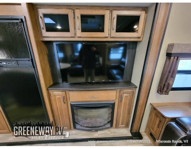 2018 Grand Design Reflection 297RSTS Travel Trailer at Greeneway RV Sales & Service STOCK# 11242A Photo 14