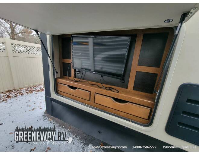 2018 Grand Design Reflection 297RSTS Travel Trailer at Greeneway RV Sales & Service STOCK# 11242A Photo 7