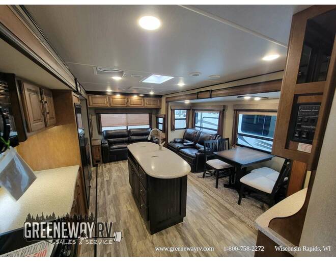 2018 Grand Design Reflection 297RSTS Travel Trailer at Greeneway RV Sales & Service STOCK# 11242A Photo 9