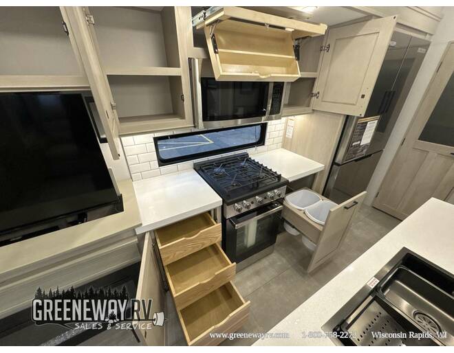 2025 Grand Design Solitude 310GK Fifth Wheel at Greeneway RV Sales & Service STOCK# 11304 Photo 31