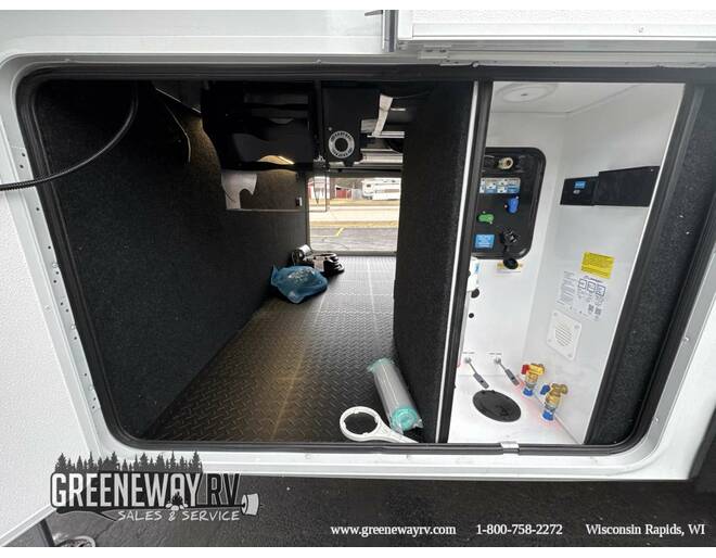 2025 Grand Design Solitude 310GK Fifth Wheel at Greeneway RV Sales & Service STOCK# 11304 Photo 4