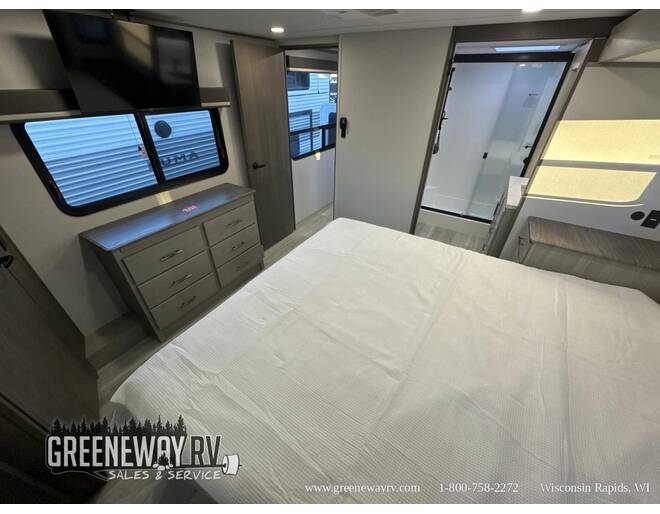 2025 Grand Design Influence 3203GK Fifth Wheel at Greeneway RV Sales & Service STOCK# 11305 Photo 33